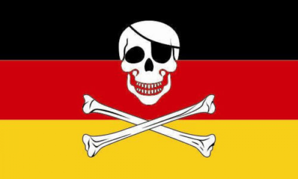 Tischflagge Deutschland Pirat 10x15cm mit Ständer Tischfahne Miniflagge